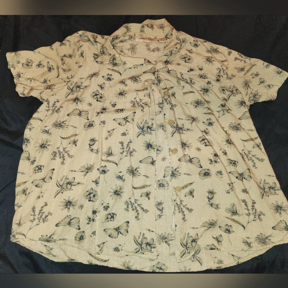 L Female button-down short-sleeve olive shirt by Analogy